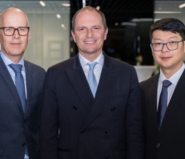 Midea rachat Arbonia Climate MBT Climate Clivet À partir de la gauche : Alexander Kais (Senior Vice President), Stefano Bellò (President) et Kobe Peng (Vice President).