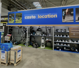Corner "Casto Location" dans le magasin de La Seyner-sur-Mer (Var).