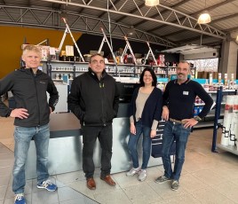 L'équipe de direction de L'Univers de la Peinture, un showroom Décoration & Finitions affilié au réseau PASS de Sikkens Solutions (groupe AkzoNobel).