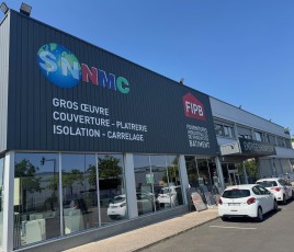 Les 2 points de vente Société Nouvelle NMC et FIPB (Fourniture industrielle et produits du bâtiment) en région parisienne.
