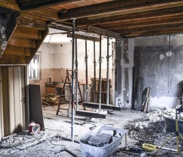 Travaux de rénovation dans une maison individuelle.
