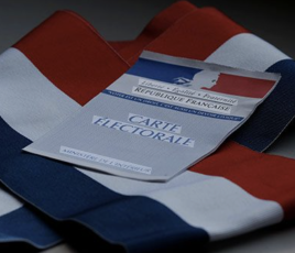 Carte d'électeur et écharpes tricolores - Élection municipales 2026.