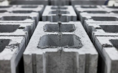 Blocs béton sans ciment : une technologie développée par le fabricant canadien CarbiCrete.