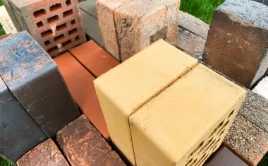 Briques pour la construction