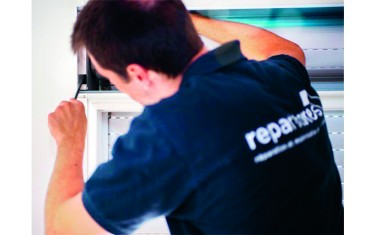 Installateur franchisé du réseau Répar'Stores.