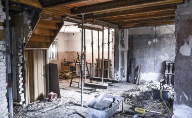 Travaux de rénovation dans une maison individuelle.