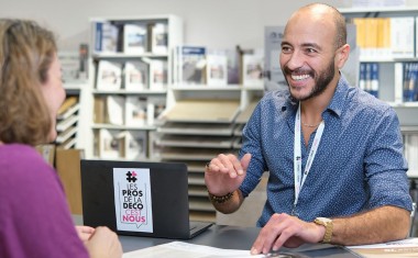 FND décoration vendeur client comptoir magasin