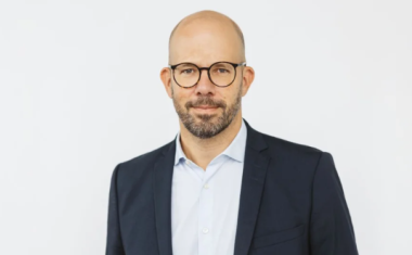 Sebastian Gundel deviendra directeur général du groupe britannique (Castorama, Brico Dépôt, Screwfix, B&Q…) dès le 1er février 2027. 