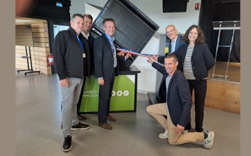 L'inauguration du système MAX s'est faite en présence des dirigeants de Dualsun, Laëtitia Brottier et Jérôme Mouterde, du DG d'Arkteos, Richard Bachelier, du maire de Guérande, Nicolas Criaud, et du sénateur de Paris Yannick Jadot.