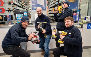 L'équipe Screwfix du comptoir de Sotteville-lès-Rouen (Seine-Maritime, Normandie).