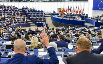 Vote des eurodéputés au Parlement européen, à Bruxelles (Belgique / UE).