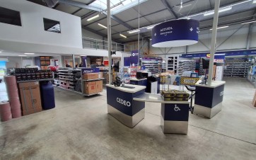 Agence Cédéo - Vue sur le comptoir d'accueil.