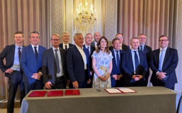 SERCE signature à l'Elysée de deux pactes sur l'électrification