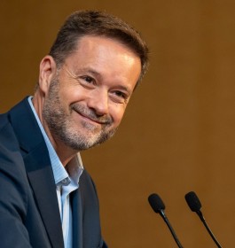 Portrait de Lionel Causse, député et président de Stop Fraudes