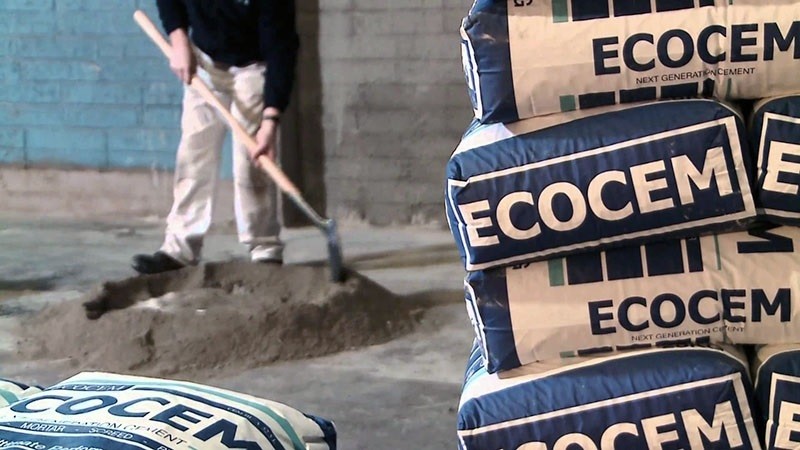 Sacs de ciment bas carbone Ecocem.