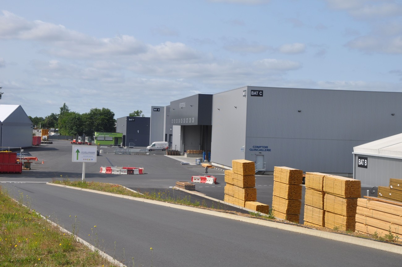 Inauguration de la nouvelle plateforme logistique de l'UAB (Vendée), le 10/06/2025.
