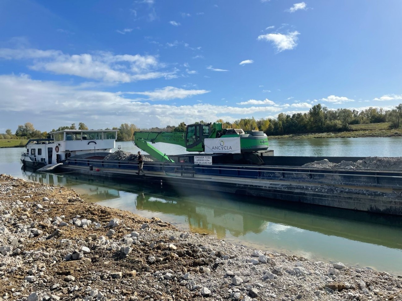 Ancycla : transport fluvial des agrégats sur le fleuve Rhône.