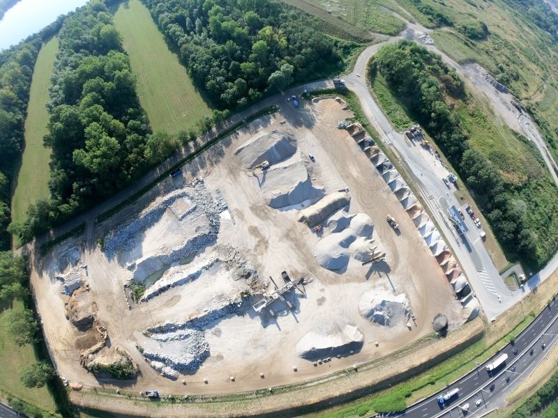 Ancycla, le site de recyclage des déchets du Bâtiment à Anse (Rhône).