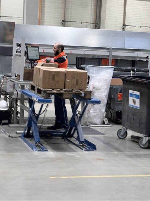 Plateforme logistique Weldom à Breuil-le-Sec (Oise).