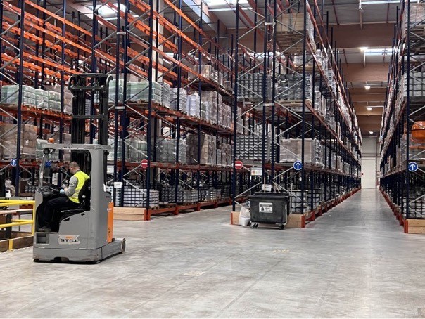 Plateforme logistique Weldom à Breuil-le-Sec (Oise).