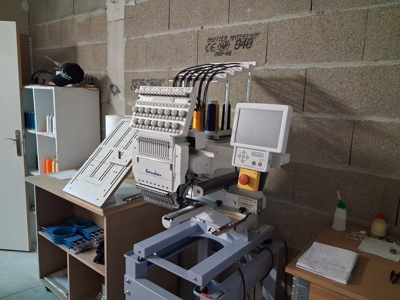 SPC Néo : intérieur du showroom d'Angoulême (Charente) - Adhérent Sécurom (groupe Cofaq).