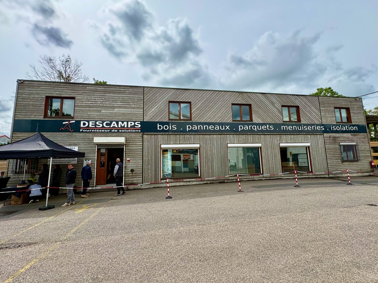Showroom Descamps Bois à Dunkerque (59).