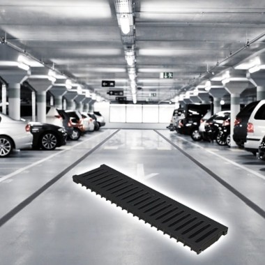 Grille First Plast dans un parking