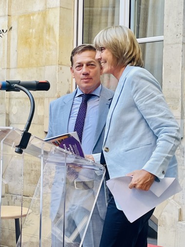 Valérie Létard (ministre Logement) et Christophe Repon (président de la Capeb).